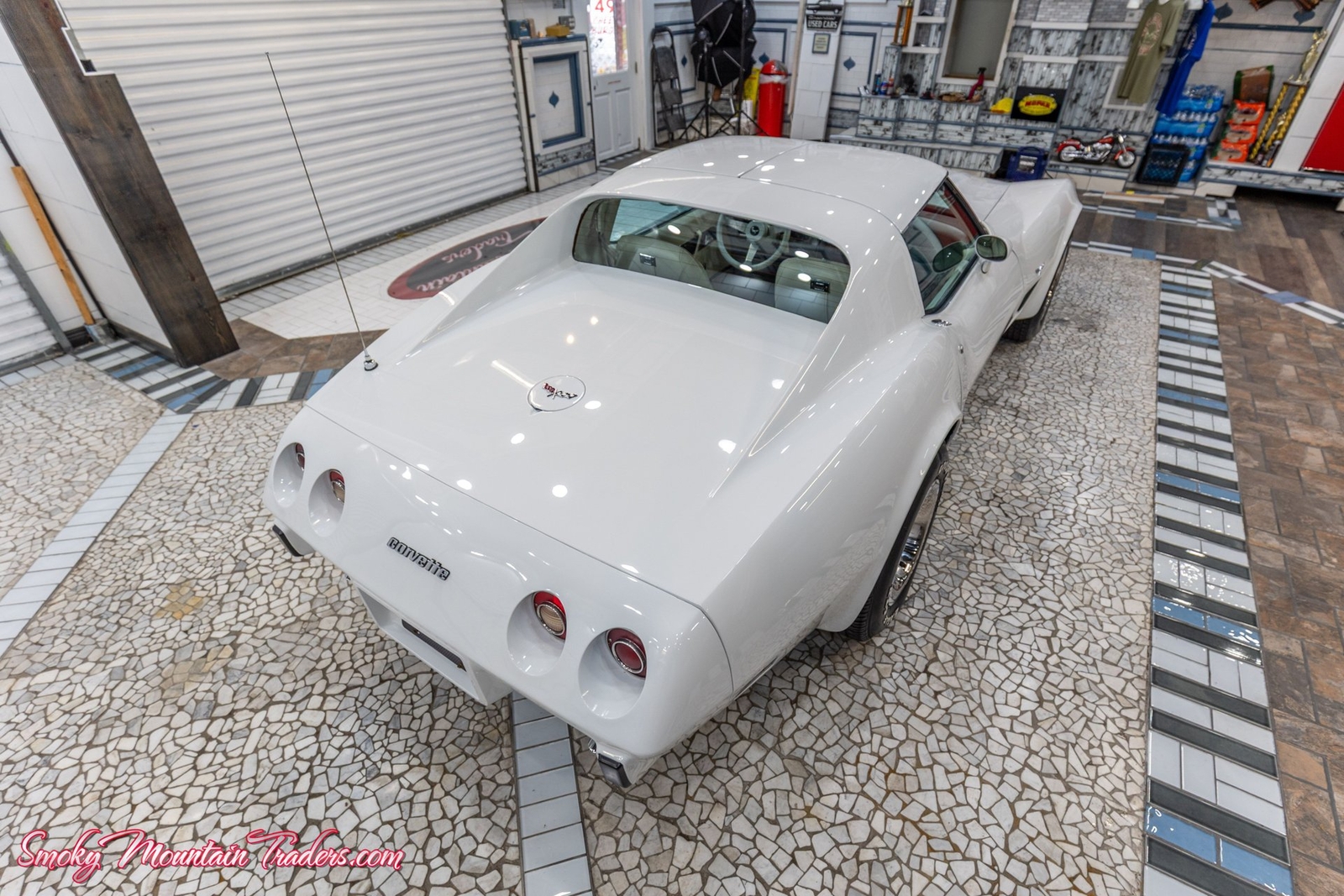 Chevrolet-Corvette-1977-20