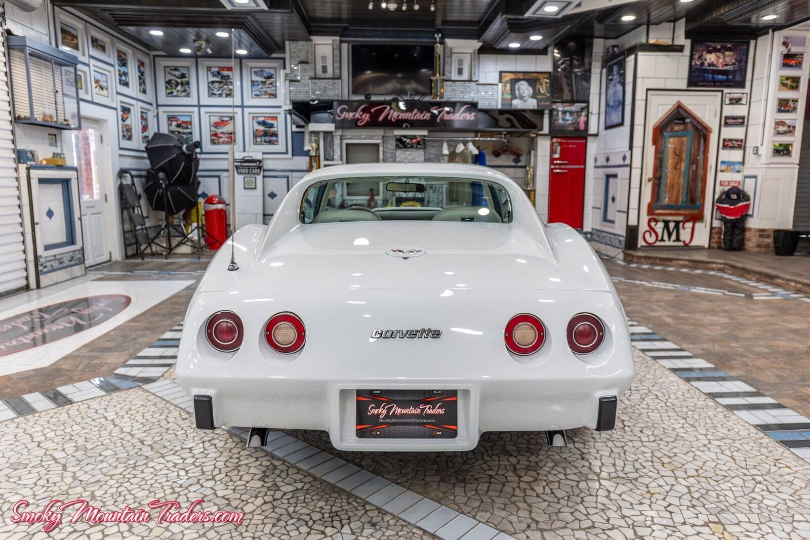 Chevrolet-Corvette-1977-23