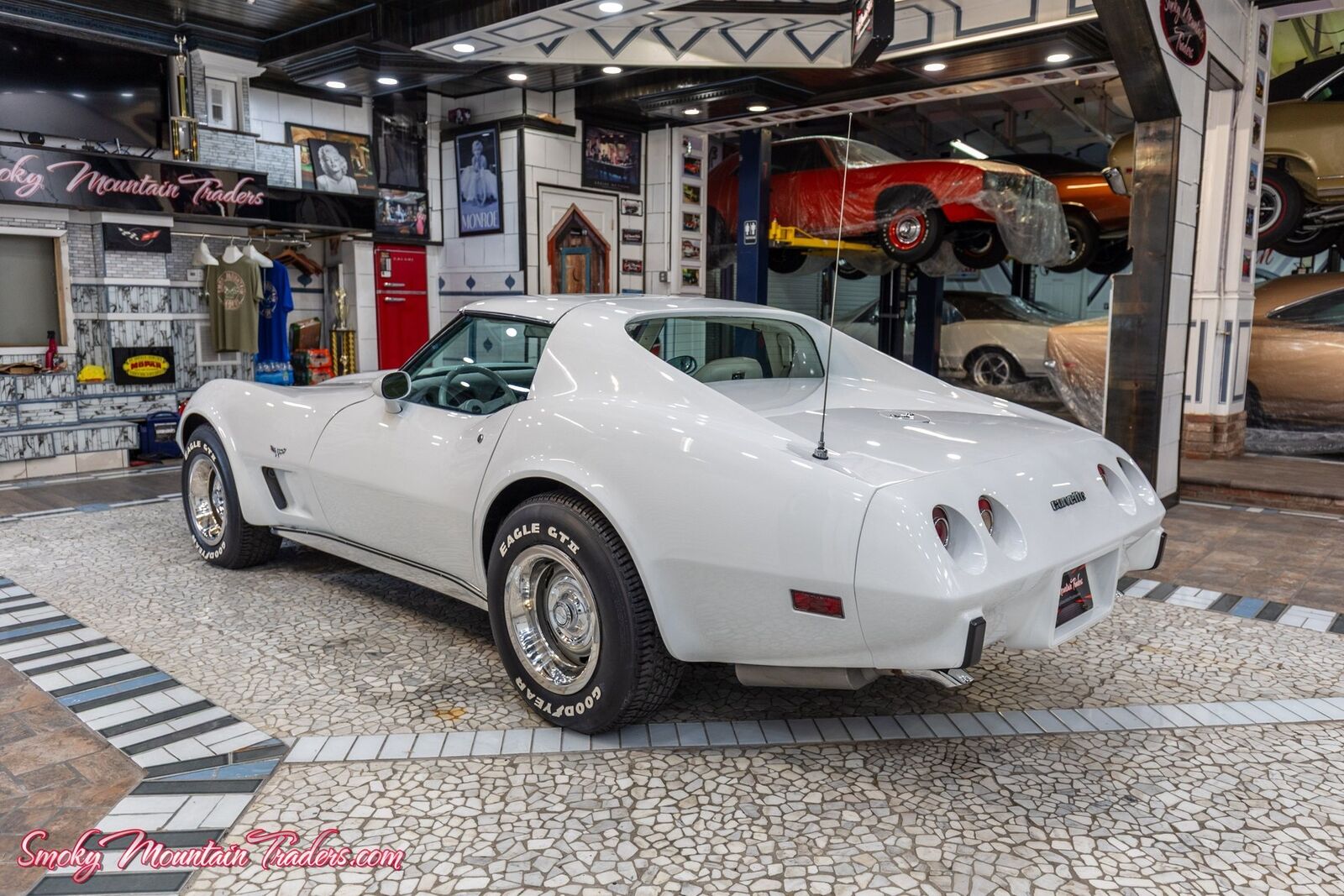 Chevrolet-Corvette-1977-26