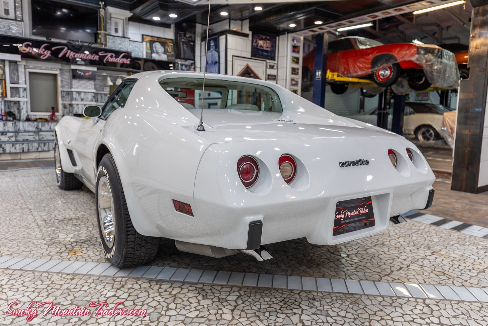 Chevrolet-Corvette-1977-27