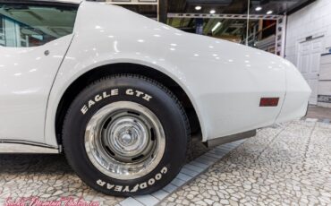 Chevrolet-Corvette-1977-29