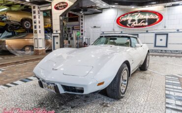 Chevrolet-Corvette-1977