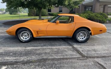 Chevrolet-Corvette-1977