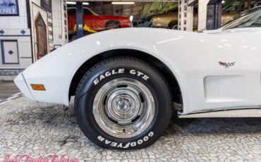 Chevrolet-Corvette-1977-4