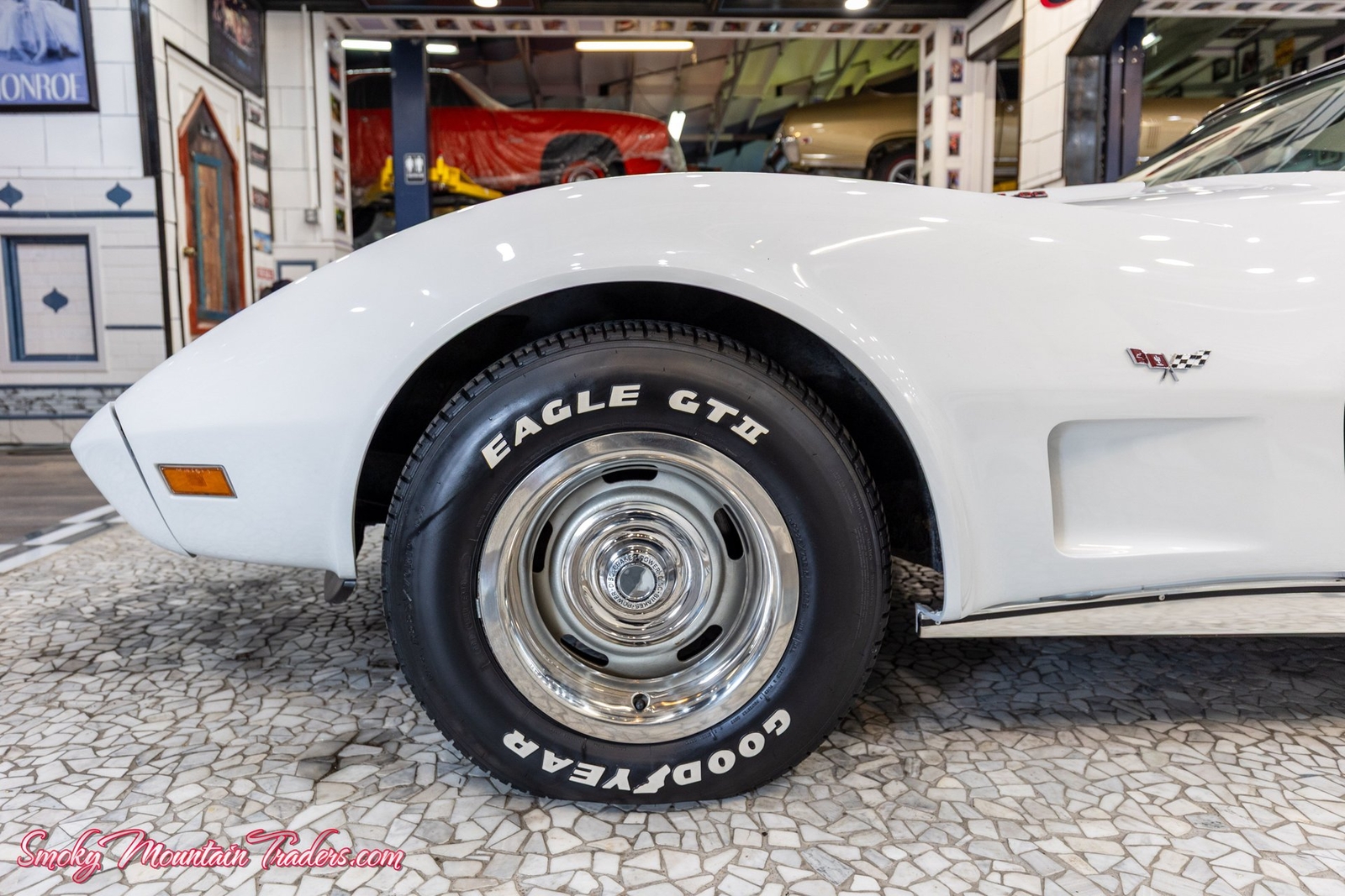 Chevrolet-Corvette-1977-4