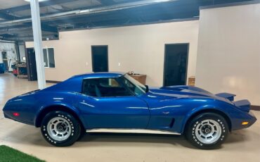 Chevrolet-Corvette-1977-Coupe-1