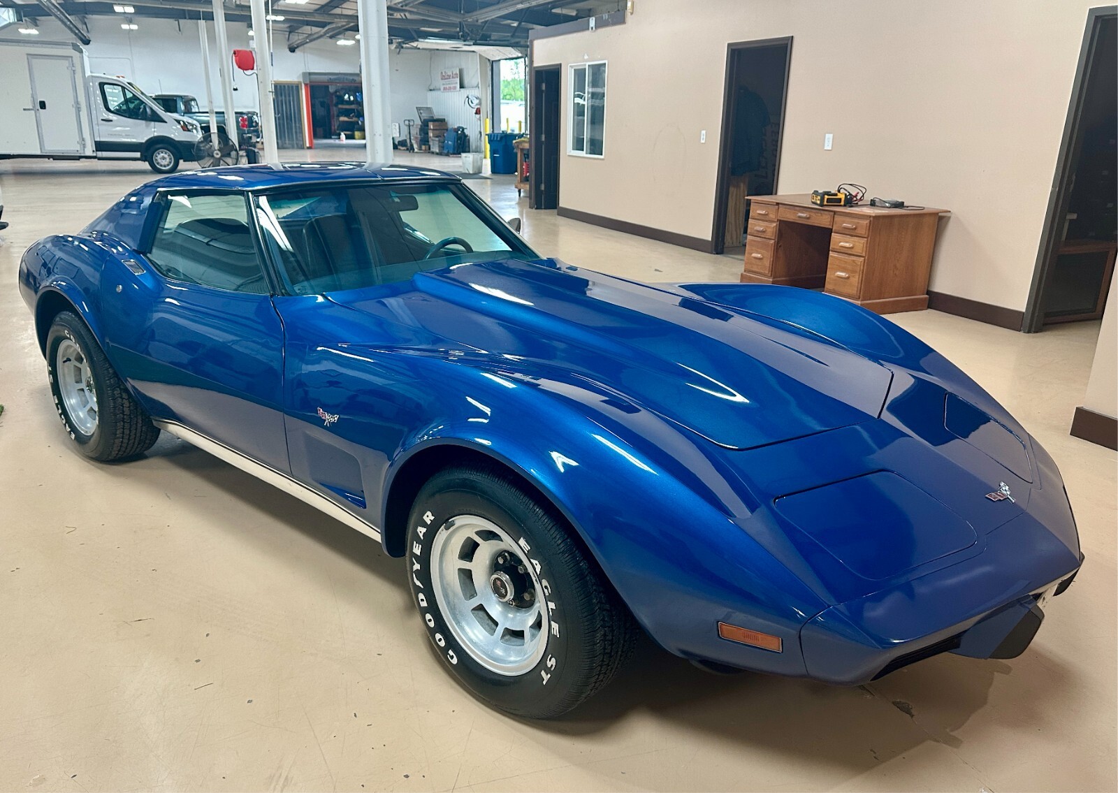Chevrolet-Corvette-1977-Coupe-11