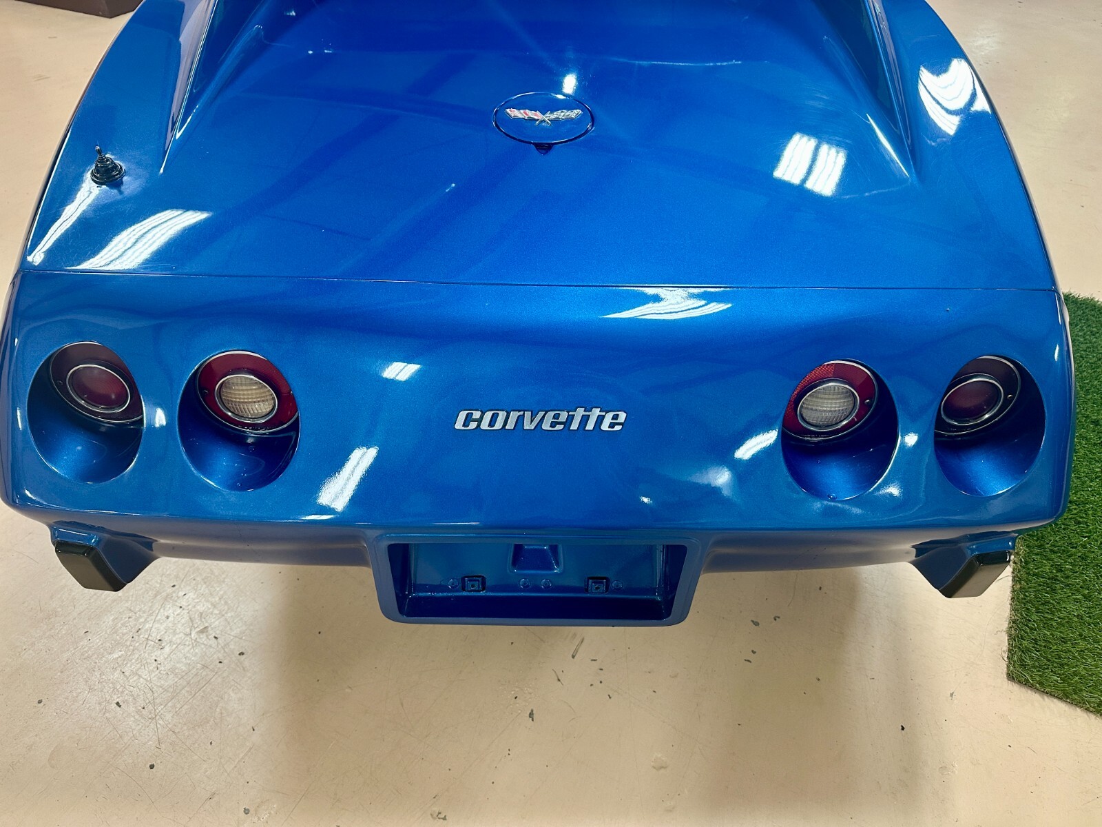 Chevrolet-Corvette-1977-Coupe-13