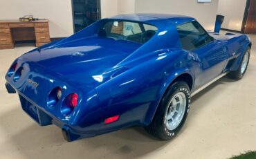 Chevrolet-Corvette-1977-Coupe-2