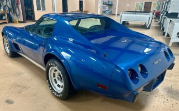 Chevrolet-Corvette-1977-Coupe-21