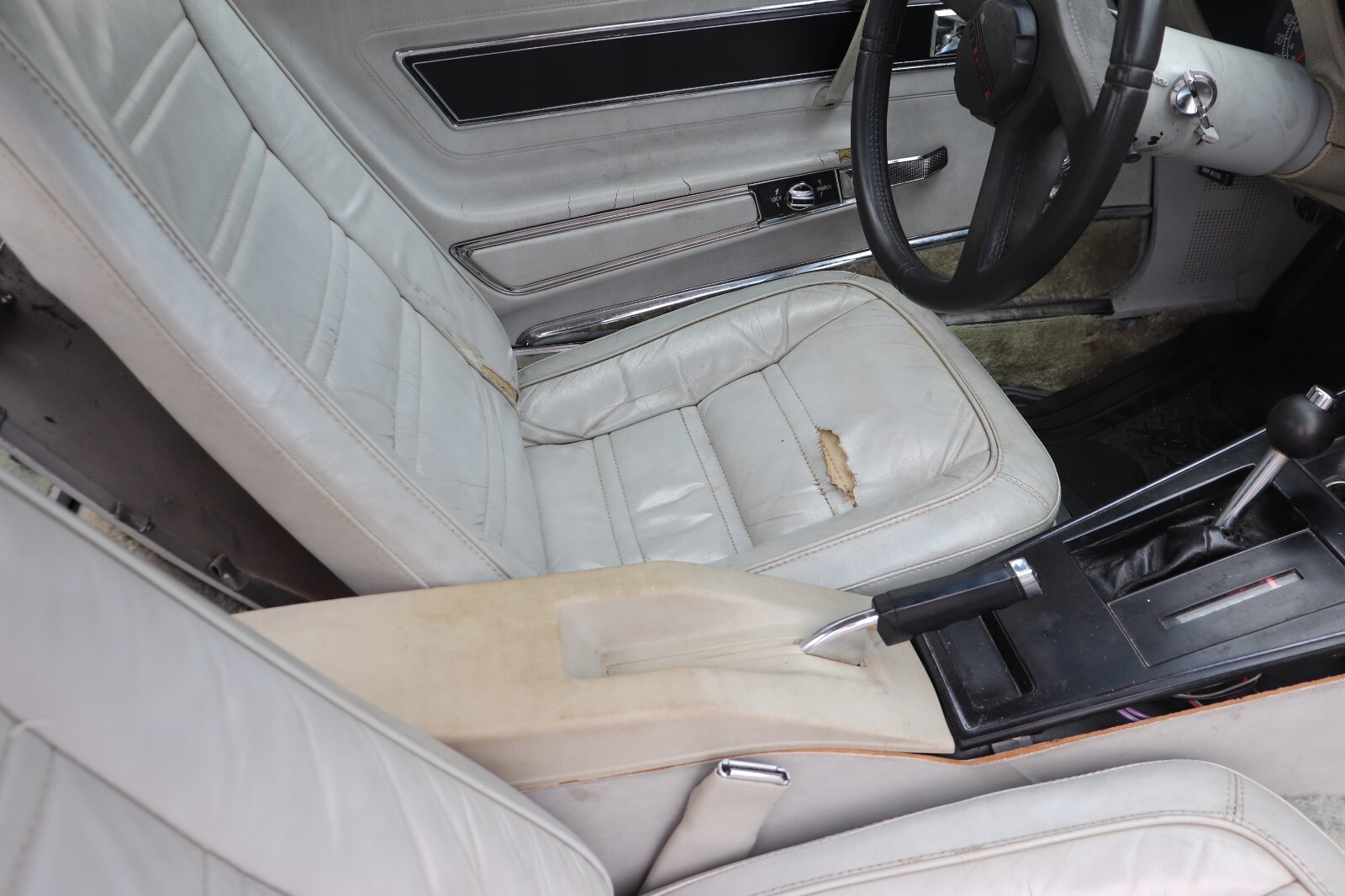 Chevrolet-Corvette-1977-Coupe-24