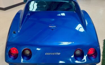 Chevrolet-Corvette-1977-Coupe-3
