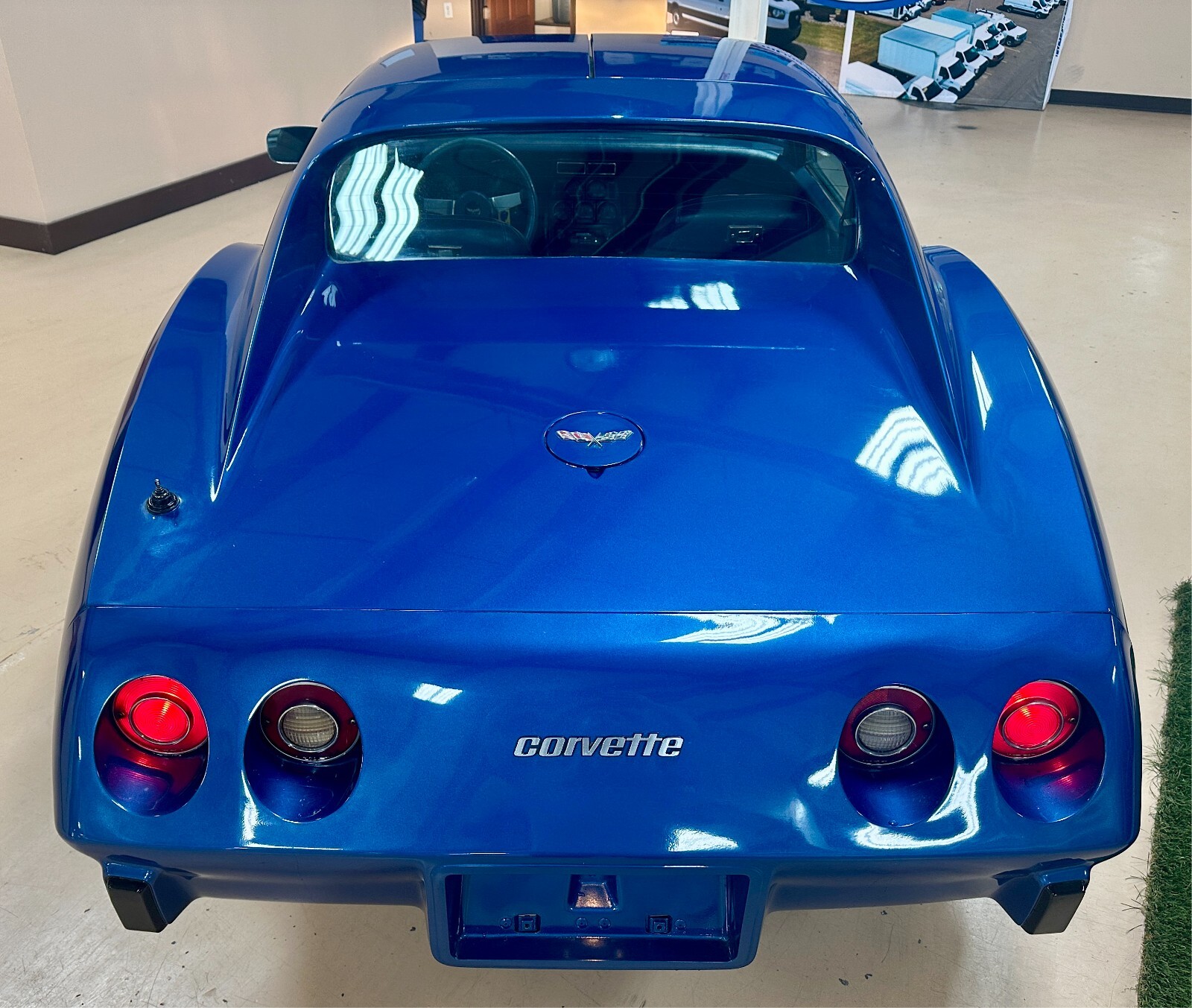 Chevrolet-Corvette-1977-Coupe-3