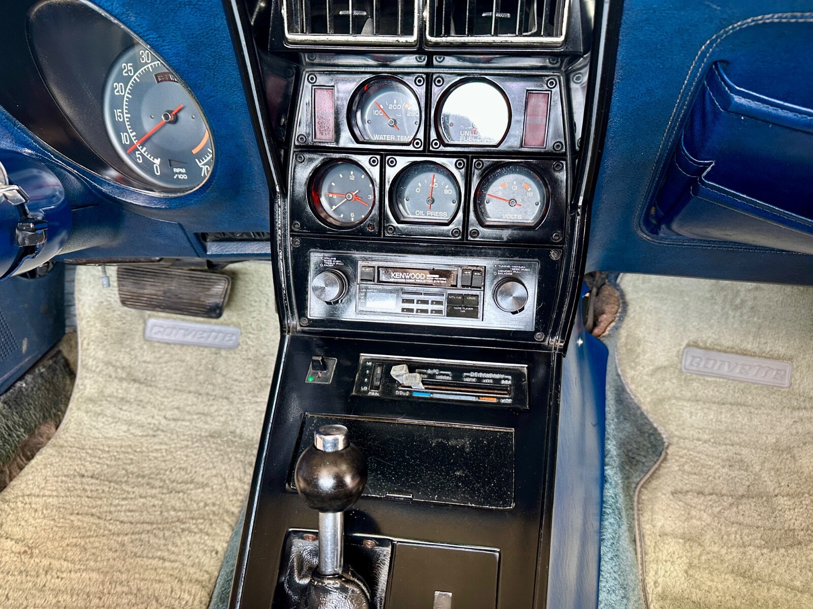 Chevrolet-Corvette-1977-Coupe-33