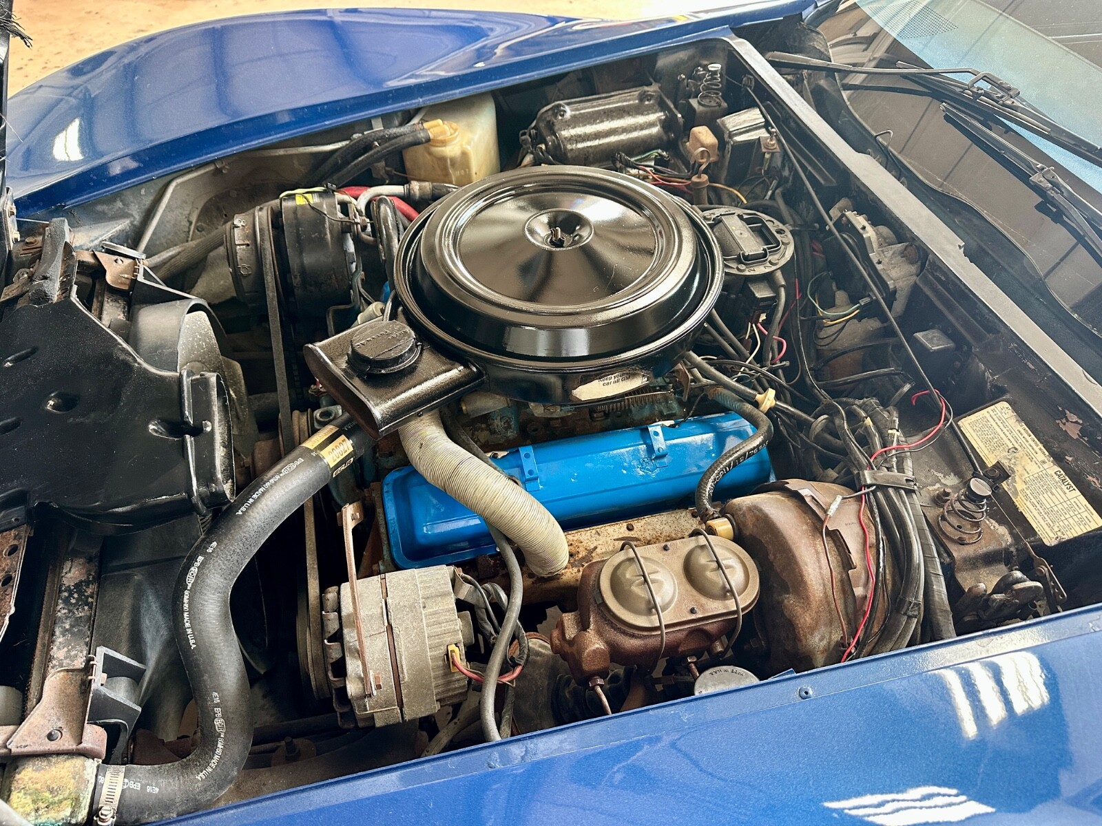 Chevrolet-Corvette-1977-Coupe-36