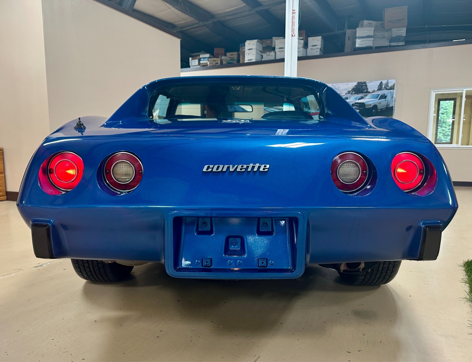 Chevrolet-Corvette-1977-Coupe-4