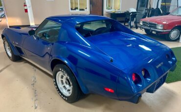 Chevrolet-Corvette-1977-Coupe-5