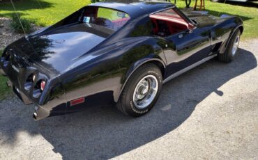 Chevrolet-Corvette-1977-black-7
