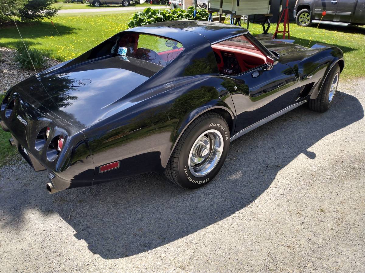 Chevrolet-Corvette-1977-black-7