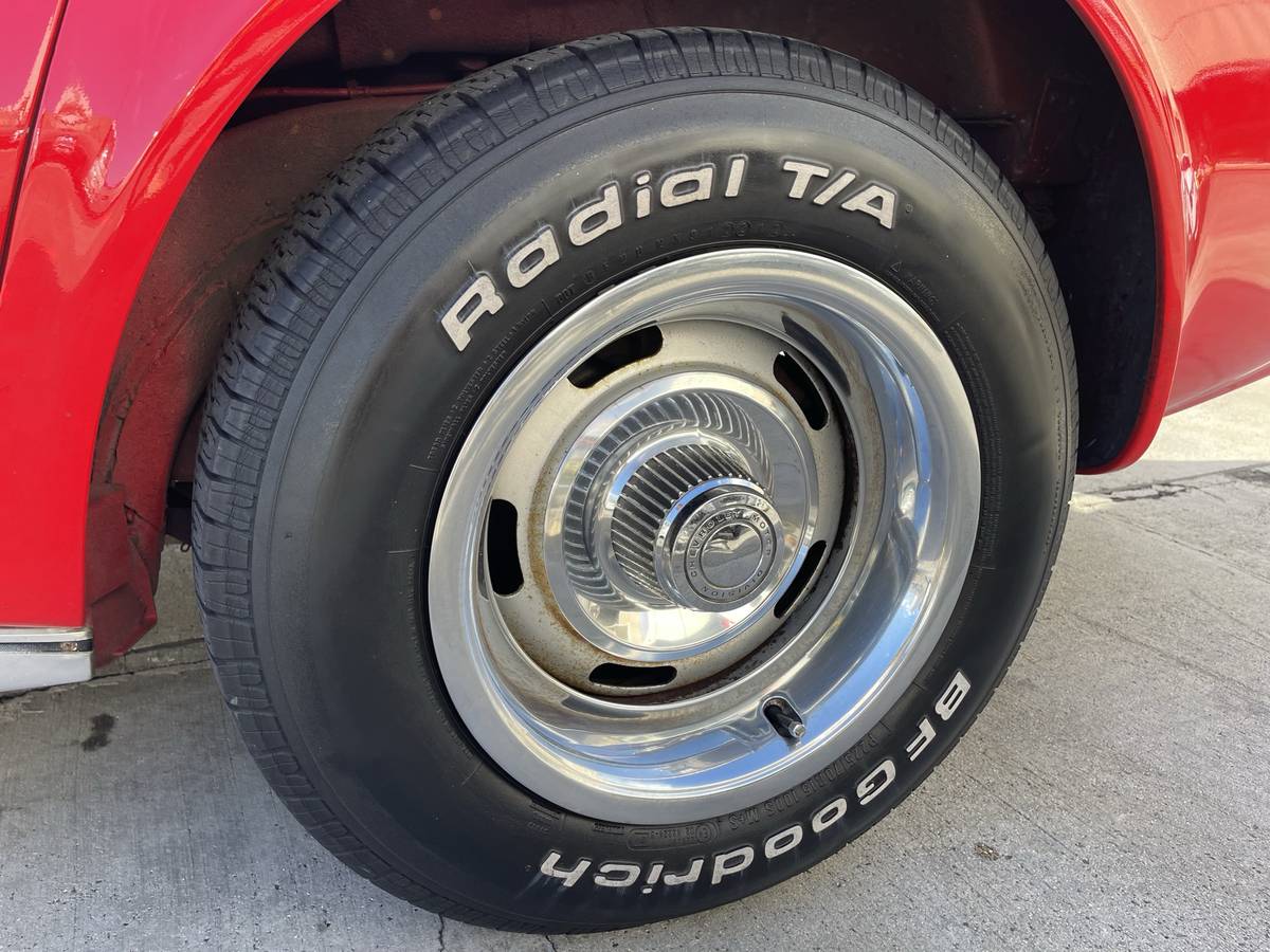 Chevrolet-Corvette-1977-red-9