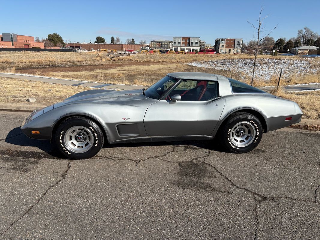 Chevrolet-Corvette-1978-1