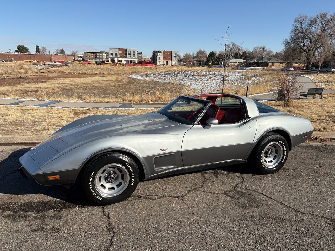 Chevrolet-Corvette-1978-10