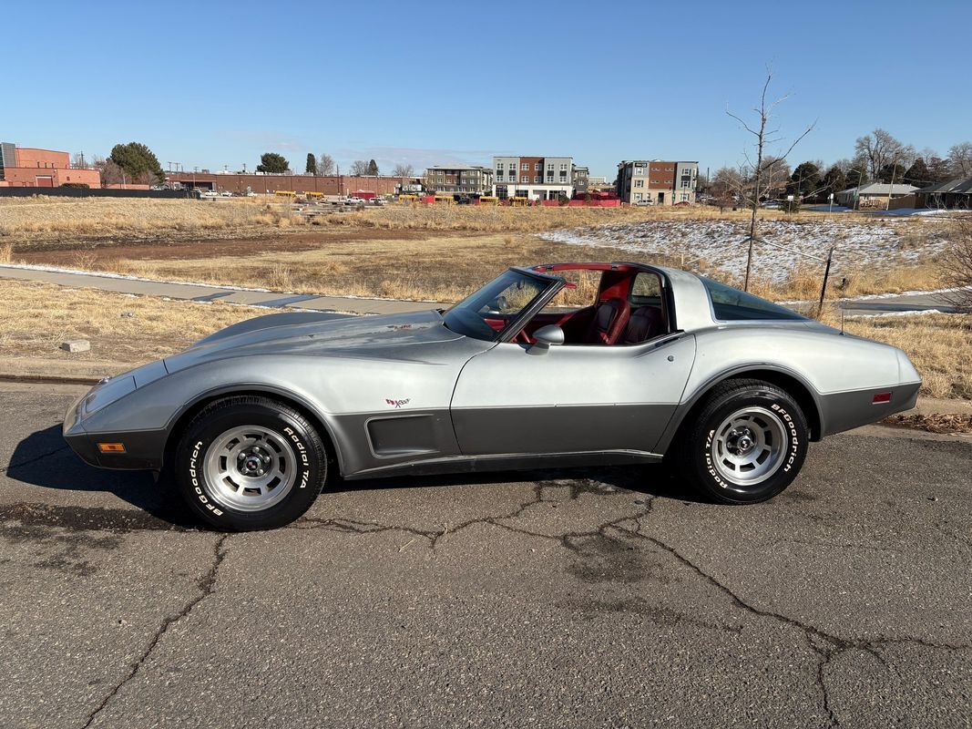 Chevrolet-Corvette-1978-12