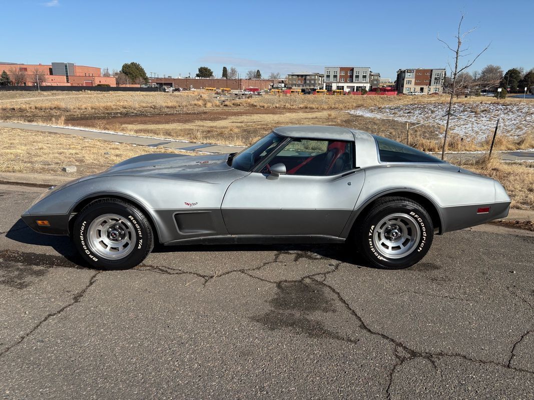 Chevrolet-Corvette-1978-20
