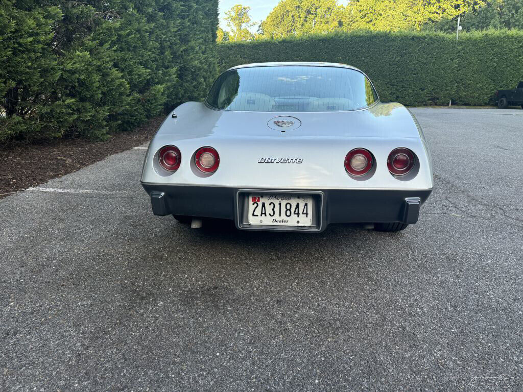 Chevrolet-Corvette-1978-22