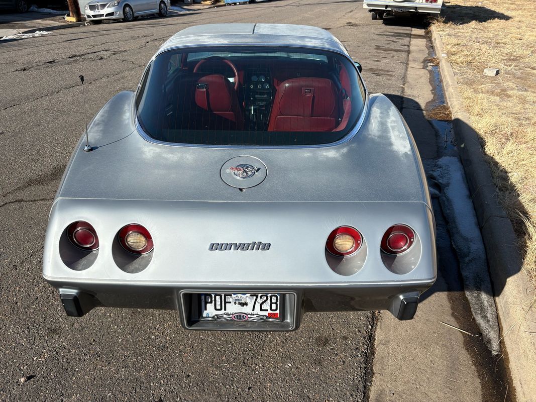 Chevrolet-Corvette-1978-24