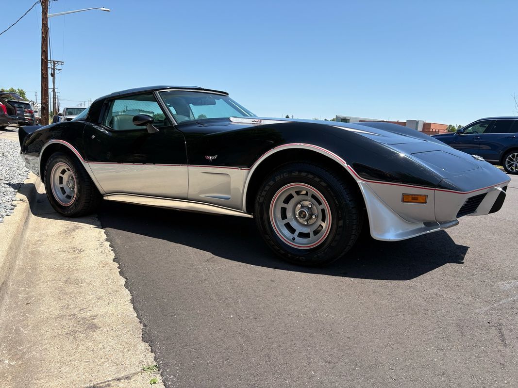 Chevrolet-Corvette-1978-27
