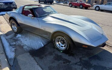 Chevrolet-Corvette-1978-31