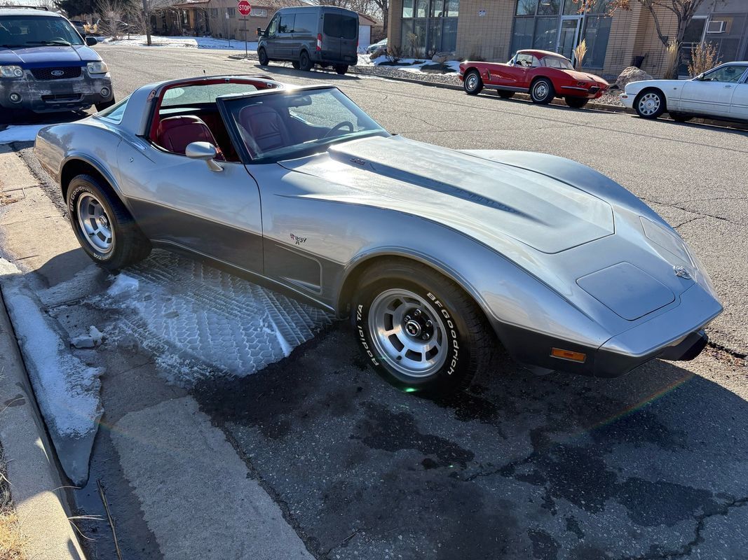 Chevrolet-Corvette-1978-31
