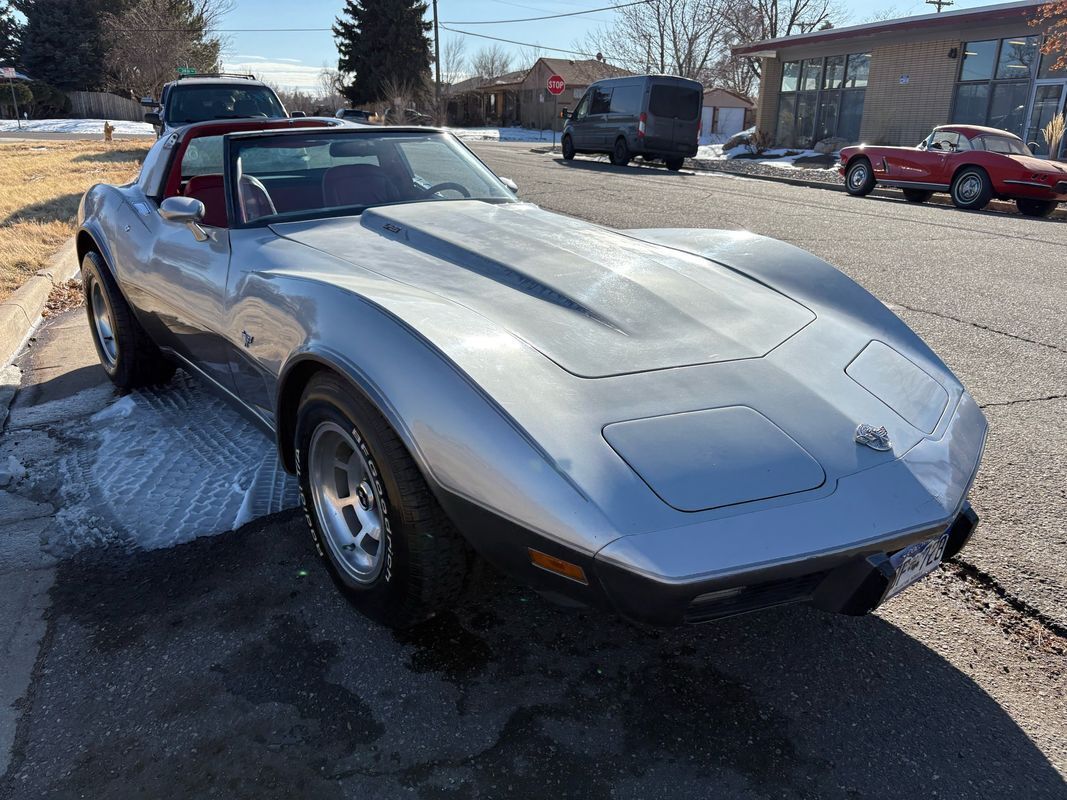 Chevrolet-Corvette-1978-32