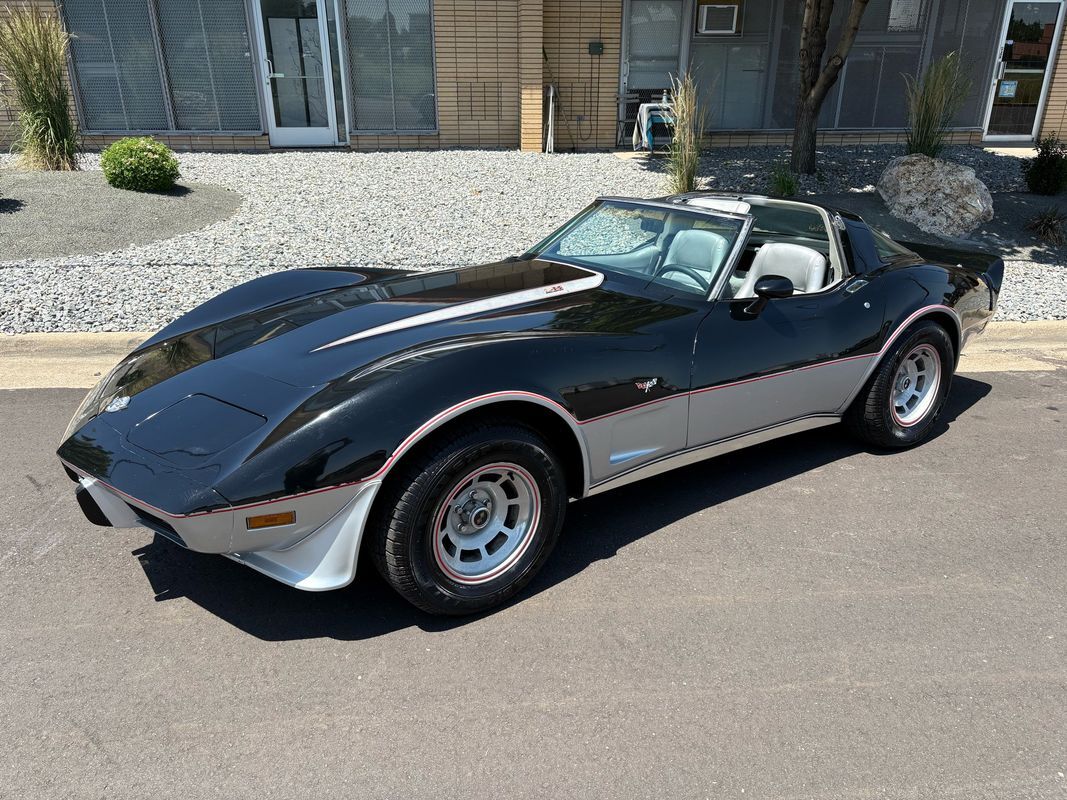 Chevrolet-Corvette-1978-35