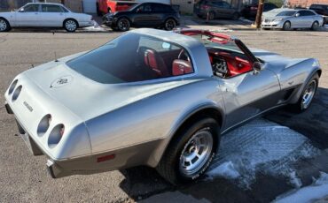 Chevrolet-Corvette-1978-35