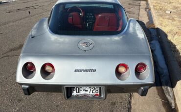 Chevrolet-Corvette-1978-5