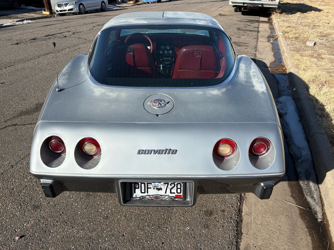 Chevrolet-Corvette-1978-5