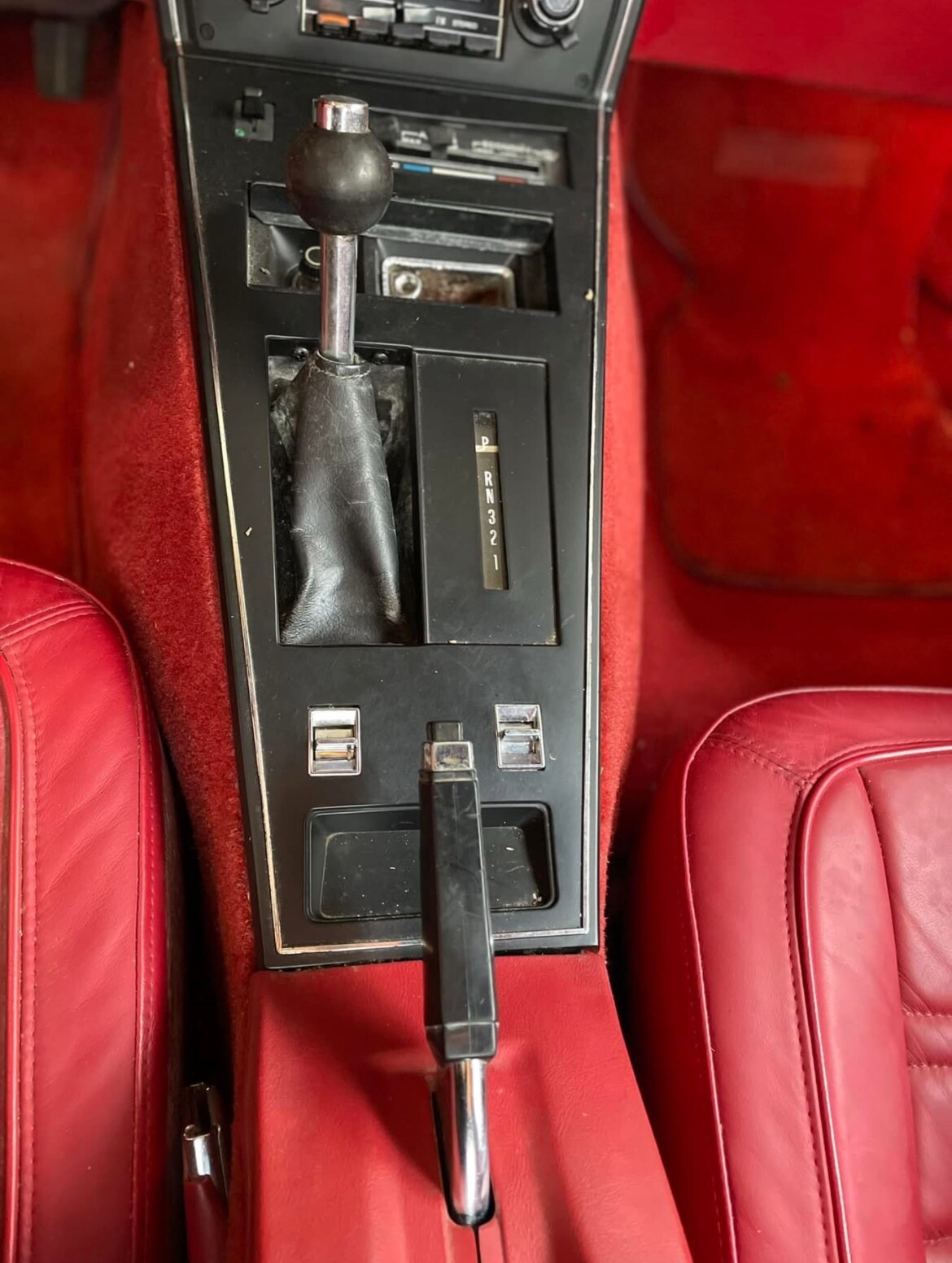 Chevrolet-Corvette-1978-9