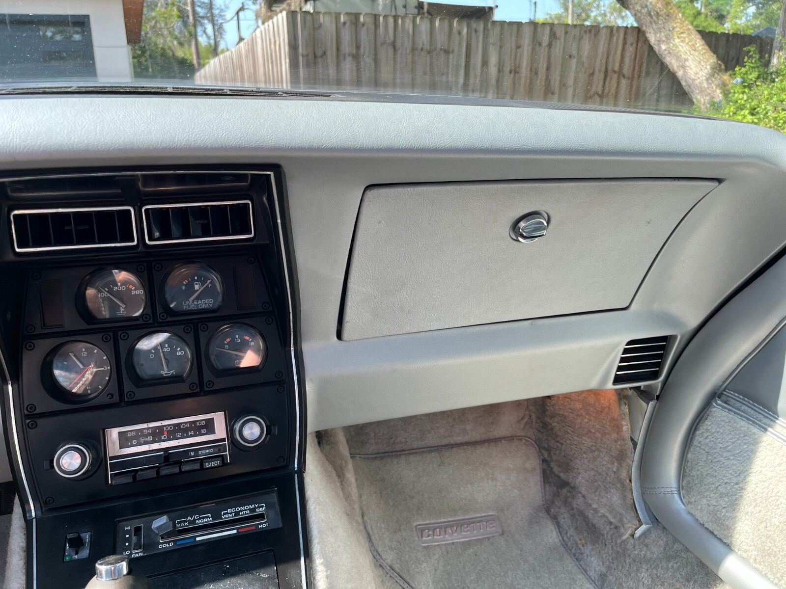 Chevrolet-Corvette-1978-Coupe-11