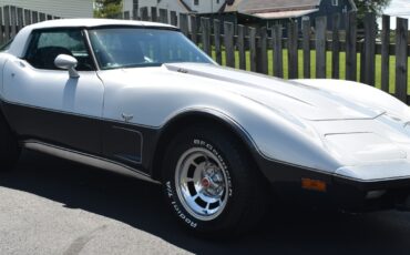 Chevrolet-Corvette-1978-Coupe-12