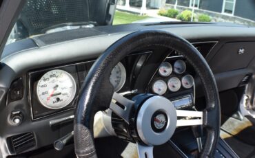 Chevrolet-Corvette-1978-Coupe-17