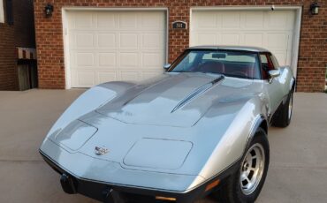 Chevrolet-Corvette-1978-Coupe-2
