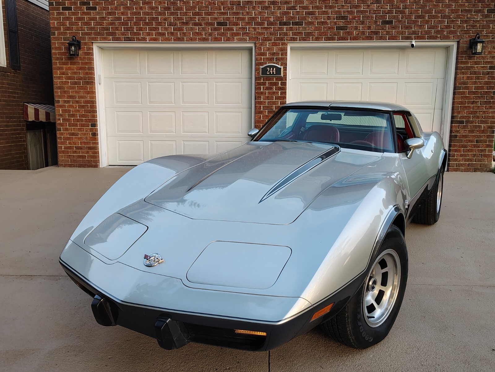 Chevrolet-Corvette-1978-Coupe-2