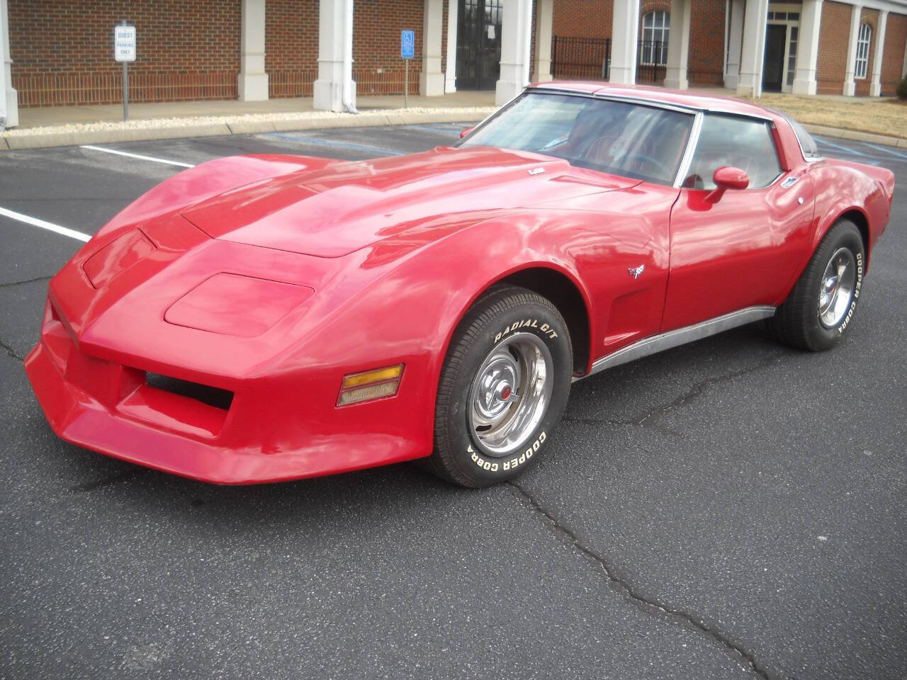 Chevrolet-Corvette-1978-Coupe-2