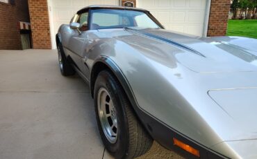 Chevrolet-Corvette-1978-Coupe-21