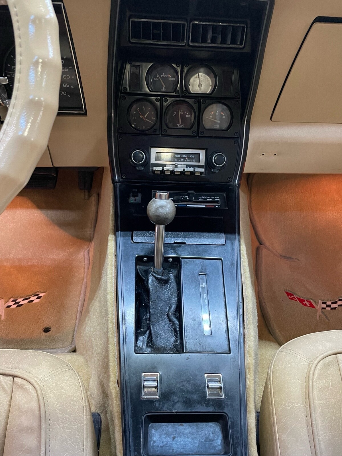 Chevrolet-Corvette-1978-Coupe-27