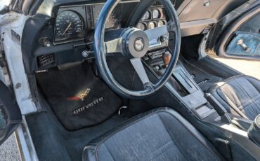 Chevrolet-Corvette-1978-Coupe-3