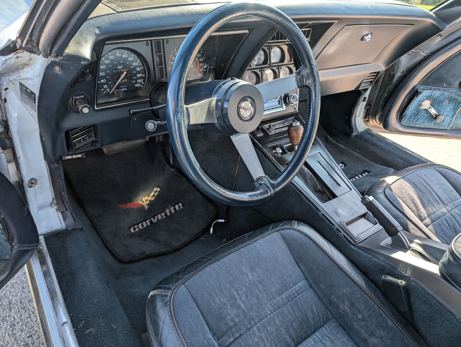 Chevrolet-Corvette-1978-Coupe-3