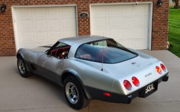 Chevrolet-Corvette-1978-Coupe-4